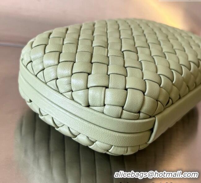 Pretty Style Bottega Veneta Knot Minaudiere Clutch in Padded Intreccio Leather 717622 Travertine Green 2024