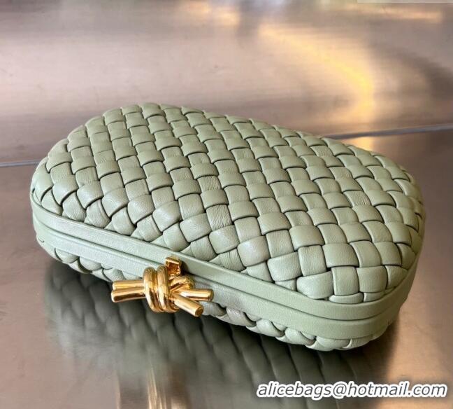 Pretty Style Bottega Veneta Knot Minaudiere Clutch in Padded Intreccio Leather 717622 Travertine Green 2024