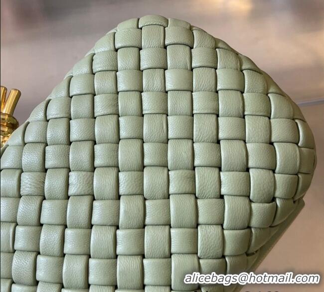 Pretty Style Bottega Veneta Knot Minaudiere Clutch in Padded Intreccio Leather 717622 Travertine Green 2024