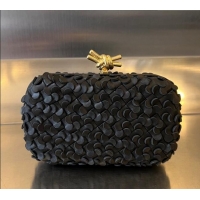 Good Looking Bottega Veneta Knot Clutch Bag in Intrecciato Lamina Leather 717622 Black 2024