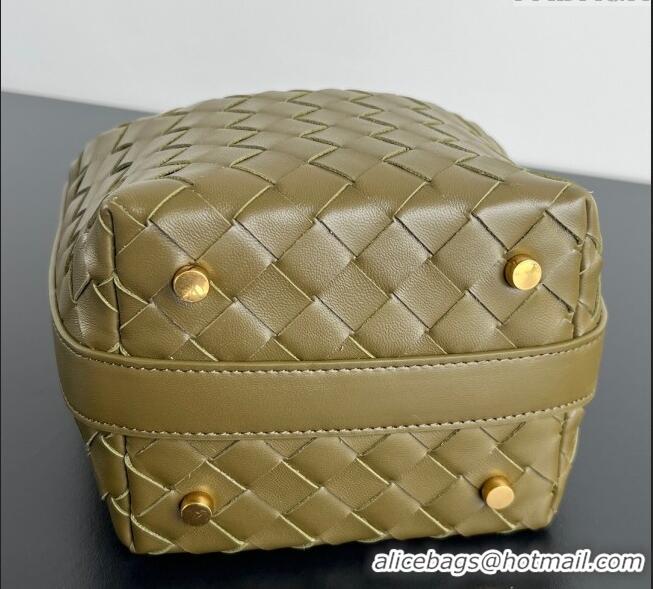 Sophisticated Bottega Veneta Baby Wallace Shoulder Bag in Intrecciato Soft Calfskin Leather 776781 Khaki Green 2025