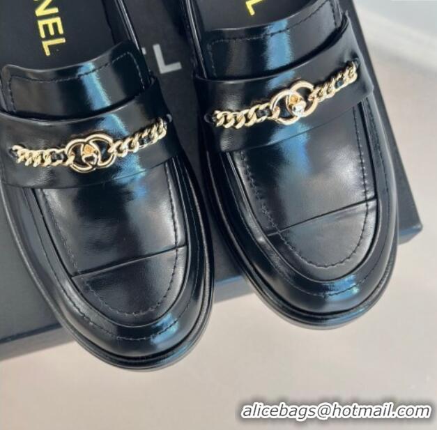 Charming Chanel Oil Calfskin Loafers with Chain Black 0103020