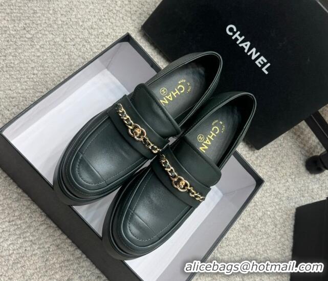 Sophisticated Chanel Calfskin Loafers with Chain Dark Green 0103024