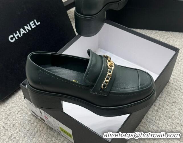 Sophisticated Chanel Calfskin Loafers with Chain Dark Green 0103024