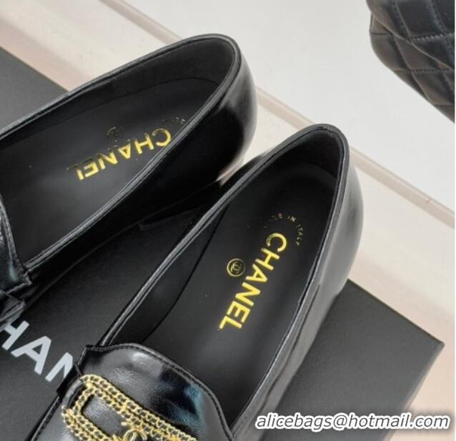 Pretty Style Chanel Shiny Lambskin Loafers with Chain Black 0103059