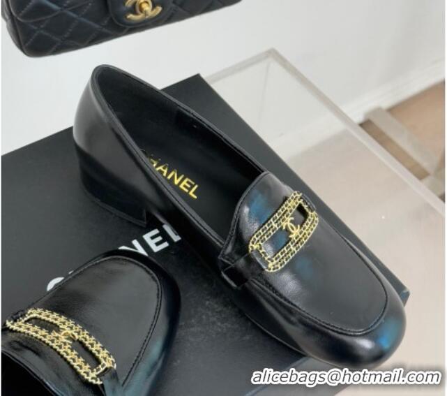 Pretty Style Chanel Shiny Lambskin Loafers with Chain Black 0103059