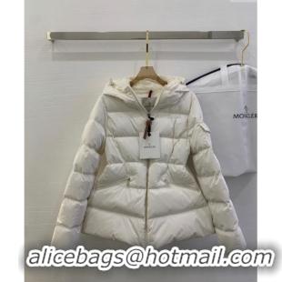 Well Crafted Moncler Barante Shiny Down Jacket M6019 White 2025