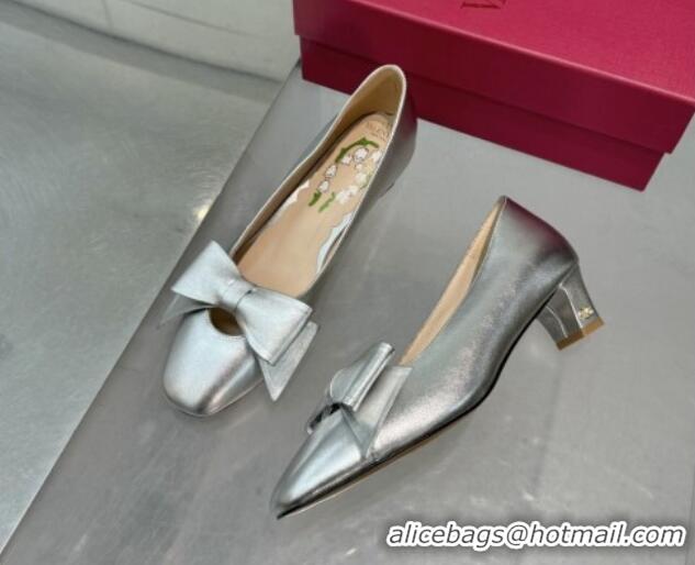 Sumptuous Valentino Bowow Low Heel Pumps 5cm in Calfskin Leather Silver 1226029