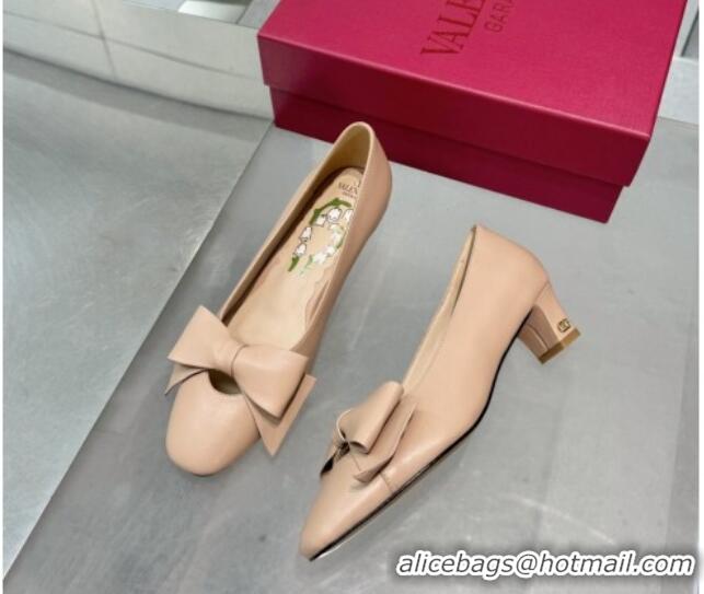 Sophisticated Valentino Bowow Low Heel Pumps 5cm in Calfskin Leather Nude Pink 1226031