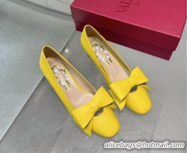 Hot Style Valentino Bowow Low Heel Pumps 5cm in Calfskin Leather Yellow 1226034