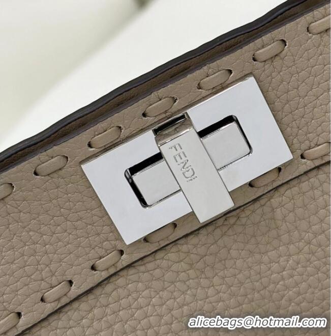 Pretty Style Fendi Peekaboo ISeeU Small Bag in Grained Leather with Oversized Topstitching 80133 Dove Grey 2025 Top Qual