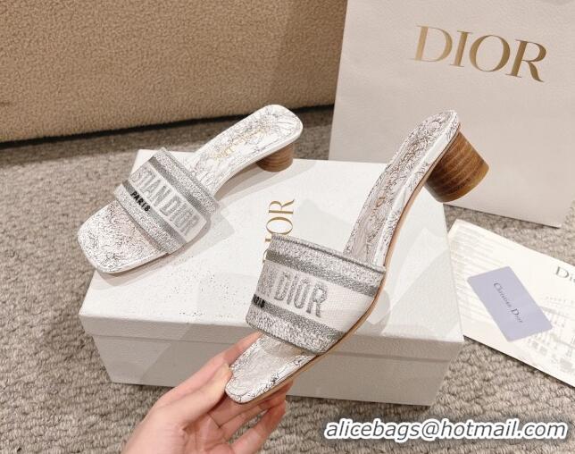 Good Quality Dior Dway Heel Slides Sandal 3.5cm in Cotton Embroidered with Metallic Thread and White and Silver-Tone Dio