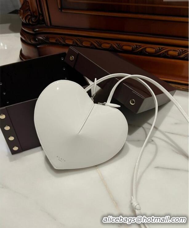 Trendy Design Alaia Le Cœur Heart Bag in Patent Calfskin 0528 White 2024