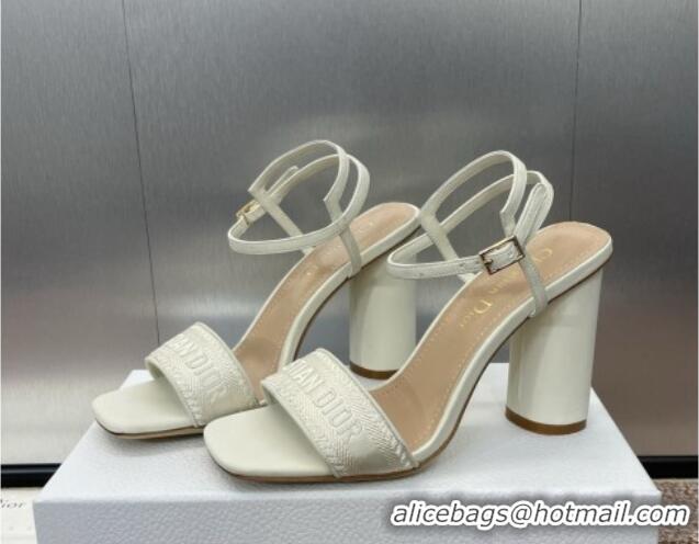 Pretty Style Dior Dway Heeled Sandals 9.5cm in White Embroidered Satin and Lambskin 1231069