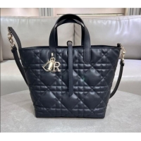 Pretty Style Dior Medium Toujours Vertical Tote Bag in Macrocannage Calfskin 2836 Black 2025