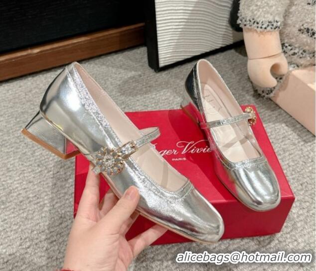 Most Popular Roger Vivier Très Vivier Mary Janes Pumps 2.5cm in patent leather with flower buckle Silver 0225007