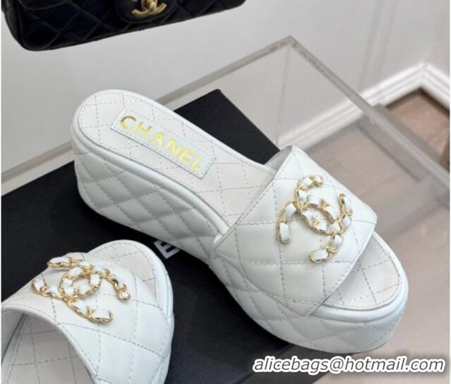 Stylish Chanel Quilted Lambskin Wedge Slides Sandal 6.5cm with Chain CC White 2025 CH030318