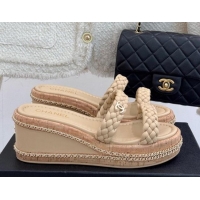 Pretty Style Chanel Woven Calfskin Wedge Slides Sandal 7cm with Chain Beige 2025 CH030401